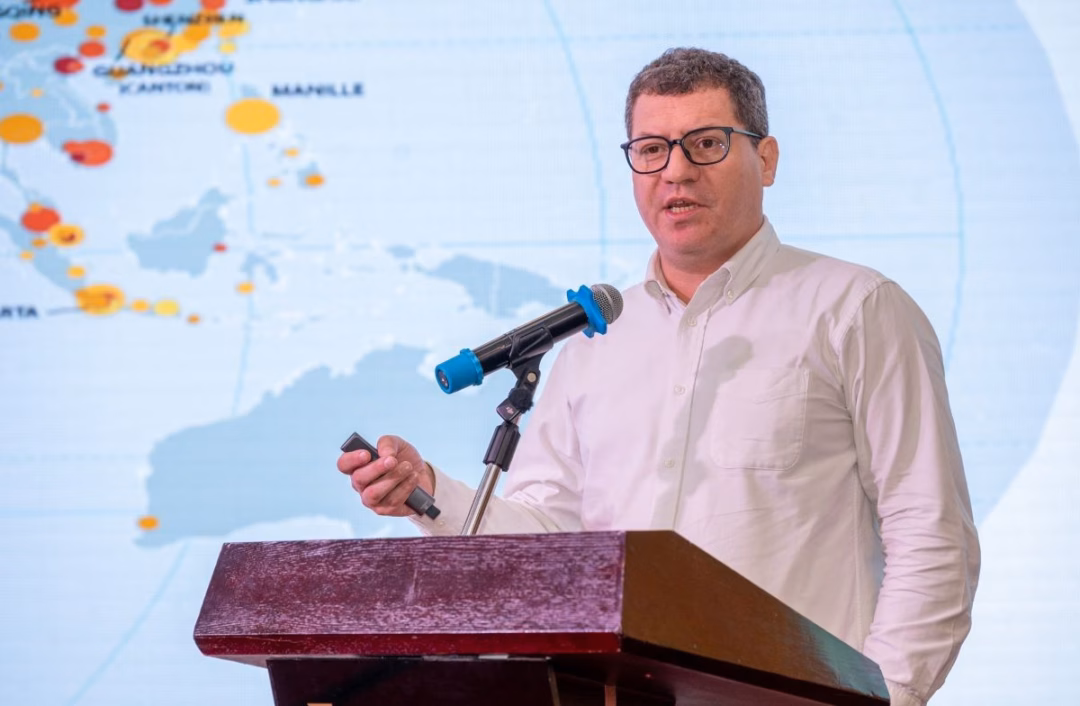 Tiến sĩ Emmanuel Cerise chia sẻ về tầm quan trọng của sự s&aacute;ng tạo trong việc ph&aacute;t triển đ&ocirc; thị quy m&ocirc; lớn.