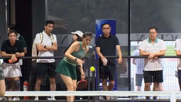 Vận động vi&ecirc;n thi đấu s&ocirc;i nổi tại giải Pickleball to&agrave;n ng&agrave;nh thể dục thể thao