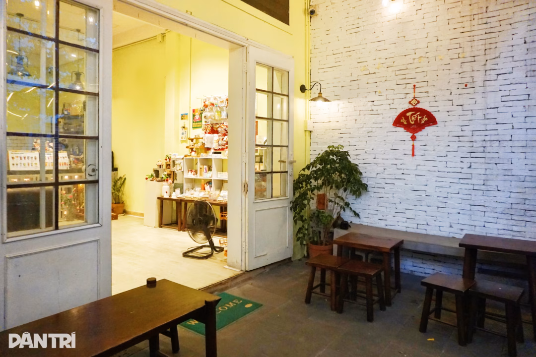 Cộng đồng mạng chia th&agrave;nh hai luồng &yacute; kiến về vụ phụ thu