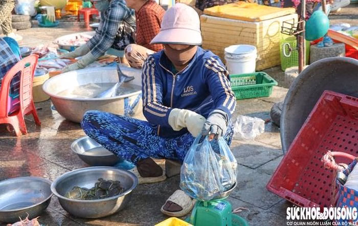 Gian hàng mộc mạc tại chợ Nại