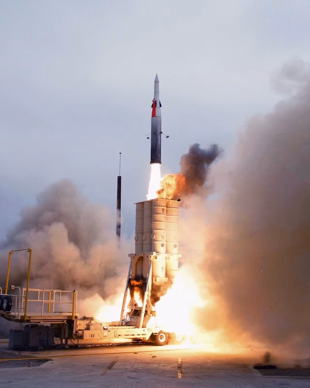 Hệ thống Arrow của Israel. Hệ thống tên lửa Arrow của Israel sẵn sàng đánh chặn mục tiêu tầm xa