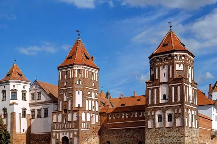 Khám phá Lâu đài Mir: Kiệt tác kiến trúc giao thoa tại Belarus
