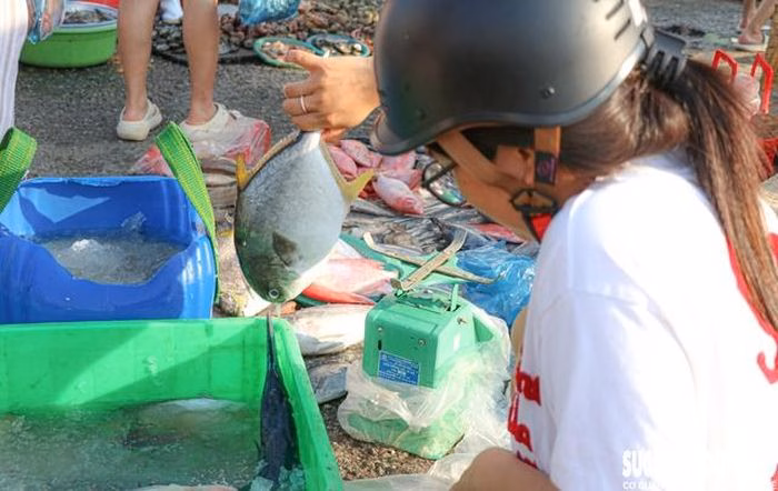 Khung cảnh toàn cảnh chợ Nại