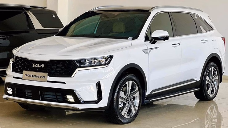 KIA Sorento gặp kh&oacute; khăn về doanh số trong ph&acirc;n kh&uacute;c SUV cỡ lớn