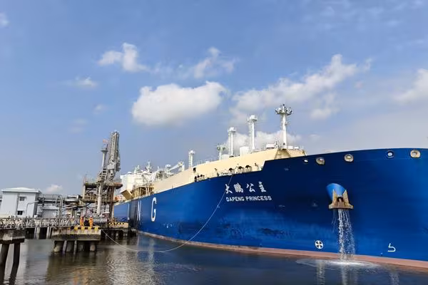 PV GAS nhập khẩu thêm 60.000 tấn LNG: Giải bài toán an ninh năng lượng