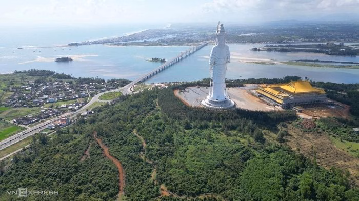 Quần thể du lịch tâm linh tại Quảng Ngãi