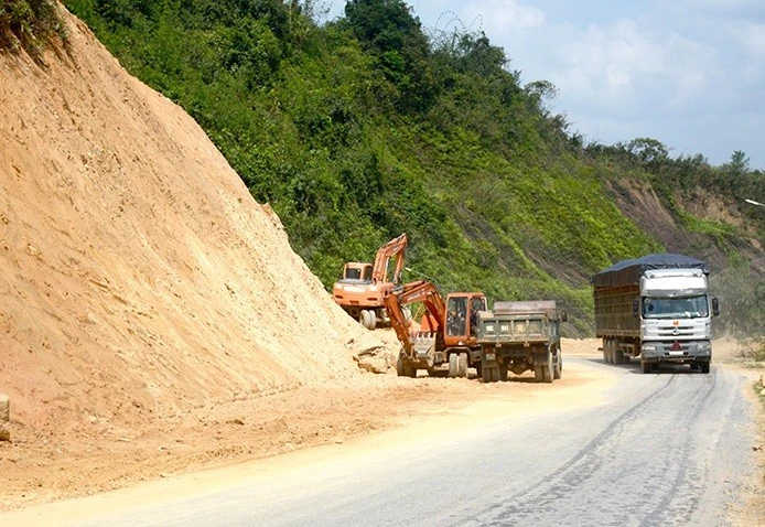 Quảng Ninh đầu tư hơn 1.100 tỷ đồng nâng cấp tuyến Quốc lộ 4B chiến lược