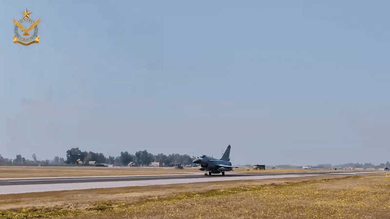 Radar AESA tr&ecirc;n J-10C