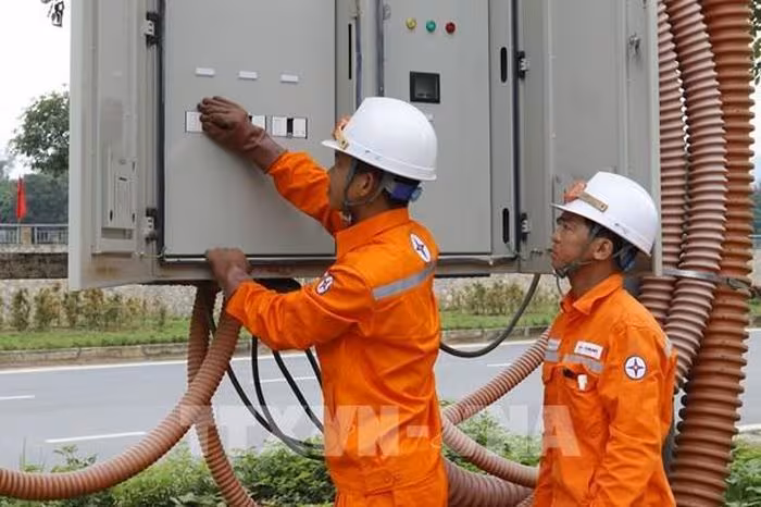 Sản lượng điện tiêu thụ toàn quốc vượt 1 tỷ kWh: Dấu hiệu thách thức mới