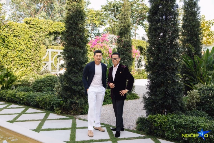 Th&aacute;i C&ocirc;ng xuất hiện trong kh&ocirc;ng gian sống của m&igrave;nh