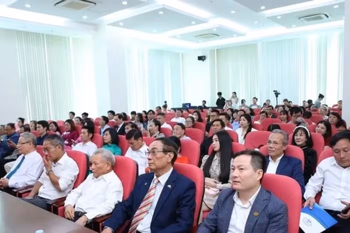 Top Hàng hóa, Dịch vụ Tin cậy 2025: Những lựa chọn ưu tiên của người Việt