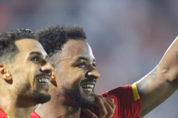 Việt Nam đánh bại Malaysia 3-1: Xuân Son và Hoàng Hên khuấy đảo Đông Nam Á