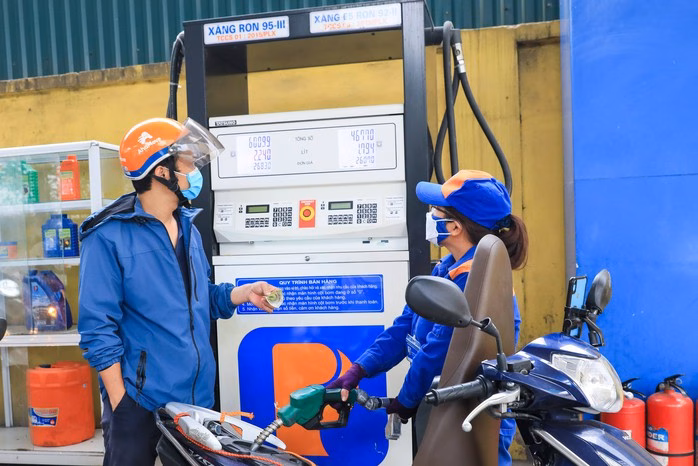 Giá xăng dầu tăng mạnh