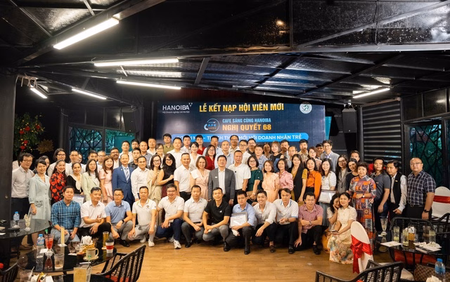 Chụp ảnh lưu niệm Chụp ảnh lưu niệm tại chương trình
