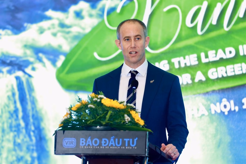 Ông Scott James - Tổng Lãnh sự kiêm tham tán thương mại New Zealand phát biểu tại hội thảo. Ông Scott James - Tổng Lãnh sự kiêm tham tán thương mại New Zealand phát biểu tại hội thảo.