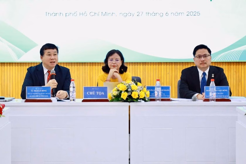 Ban chỉ toạ điều hành Hội thảo. Ban chỉ toạ điều hành Hội thảo.