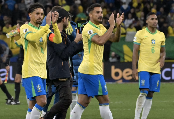 Brazil hoàn thành mục tiêu sớm một vòng đấu Brazil hoàn thành mục tiêu sớm một vòng đấu