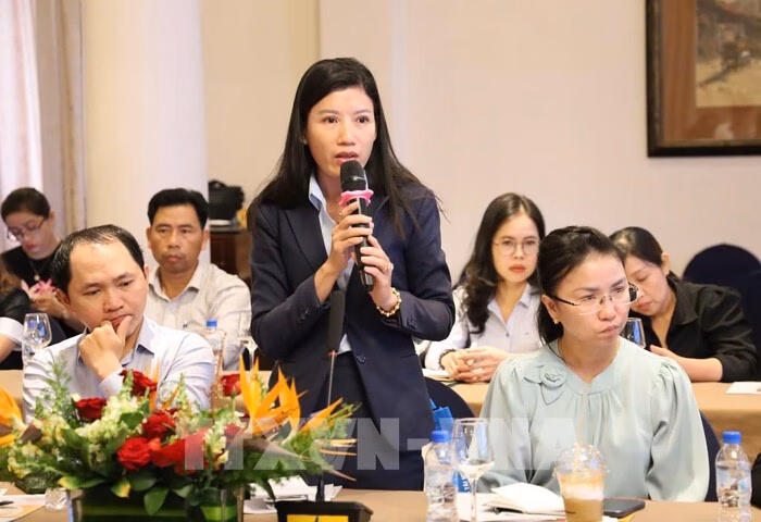 Đại diện doanh nghiệp nêu vướng mắc Đại diện doanh nghiệp nêu vướng mắc