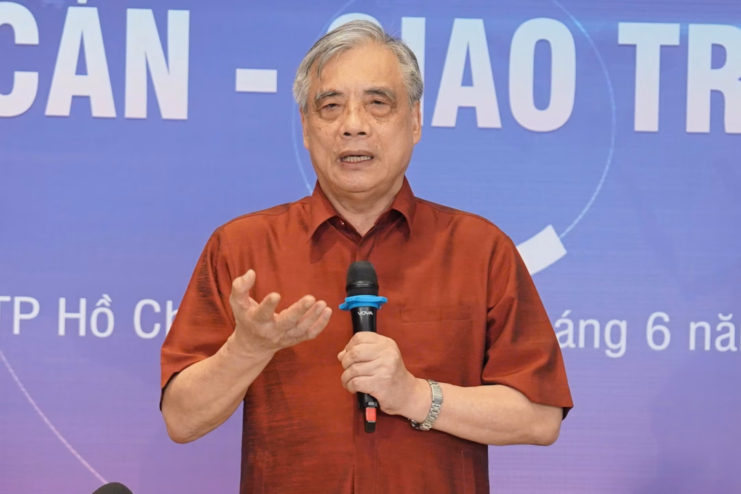 PGS.TS Trần Đình Thiên phát biểu PGS.TS Trần Đình Thiên phát biểu
