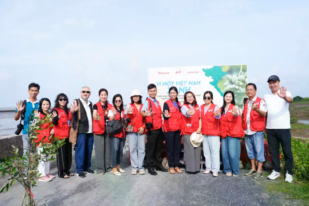Nhà báo, phóng viên tham gia chương trình 'Vì một Việt Nam xanh' Nhà báo, phóng viên tham gia chương trình 'Vì một Việt Nam xanh'