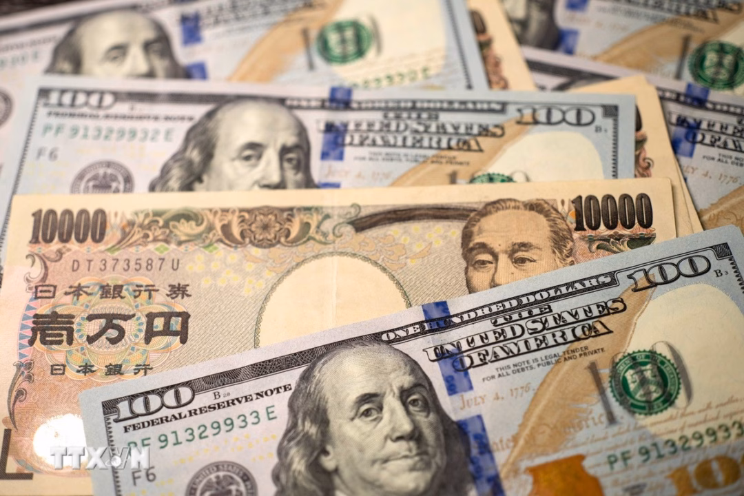 Tuần này là tuần thứ hai liên tiếp đồng USD tăng so với cả đồng yen Nhật Bản và franc Thụy Sĩ. Đồng USD tăng giá so với đồng yen Nhật Bản và franc Thụy Sĩ