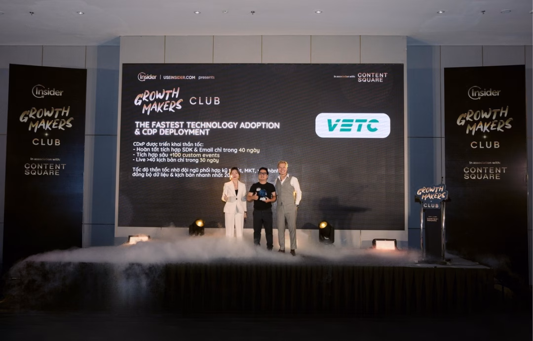 Đại diện VETC nhận giải thưởng từ Insider Đại diện VETC nhận giải thưởng từ Insider