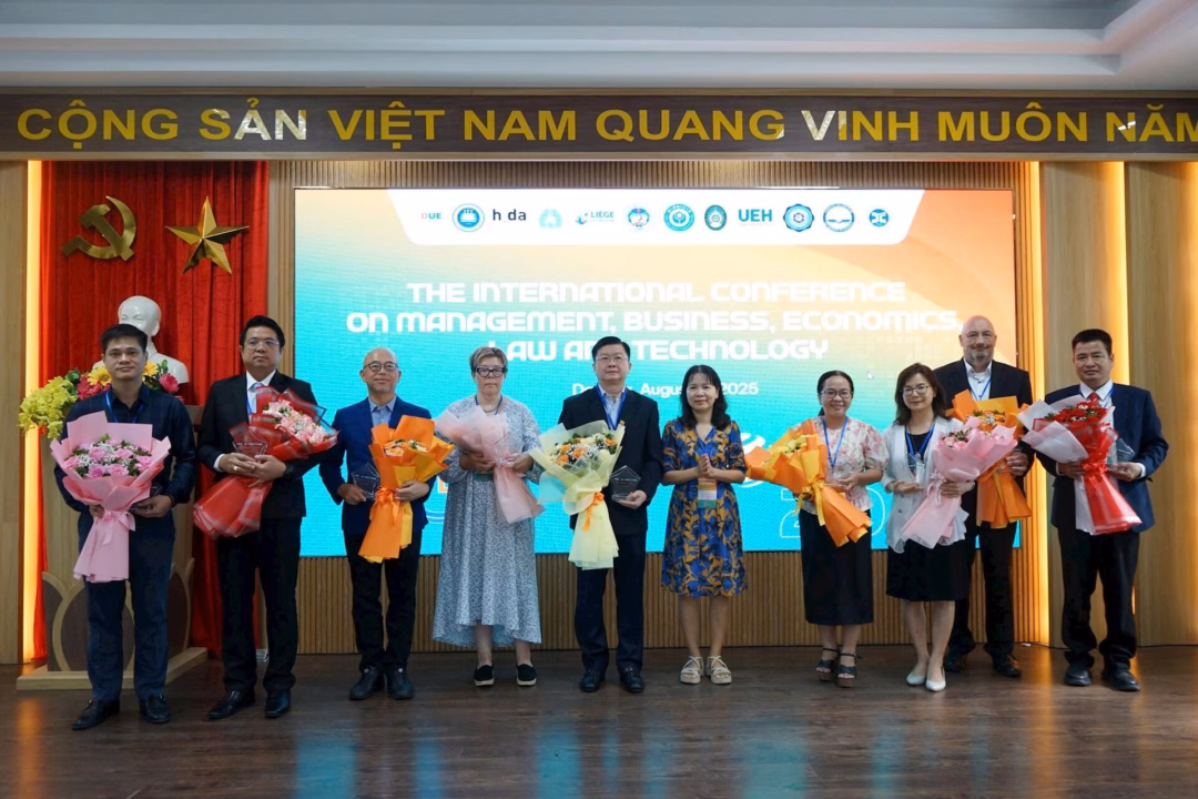 Đà Nẵng trở thành trung tâm học thuật khu vực với diễn đàn COMBELT2025 Toàn cảnh hội thảo.
