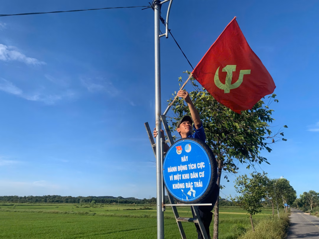 Hà Tĩnh: Tuổi trẻ đồng loạt ra quân thực hiện công trình đường cờ thanh niên