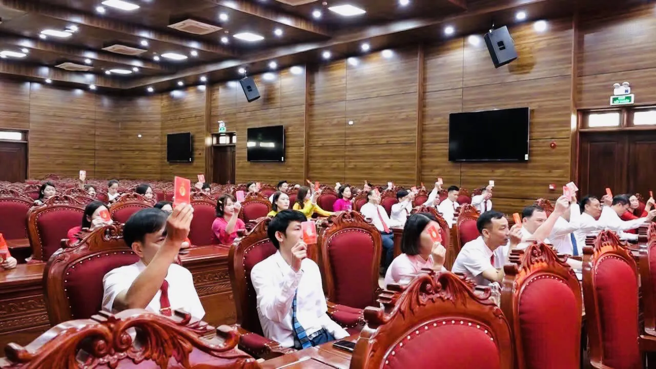 Hàng trăm người dân cùng ra quân tổng vệ sinh môi trường ở Hà Nội Xã Mỹ Đức: Dấu ấn khởi đầu, động lực phát triển