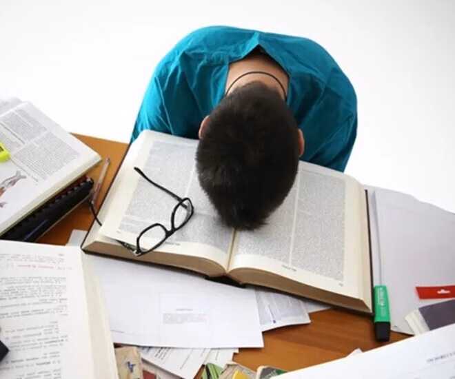 Dù kết quả thi thế nào bố mẹ cũng hãy đồng hành cùng con, đây chính là chìa khóa giúp con vượt qua áp lực thi cử và điểm số. Ảnh minh họa.