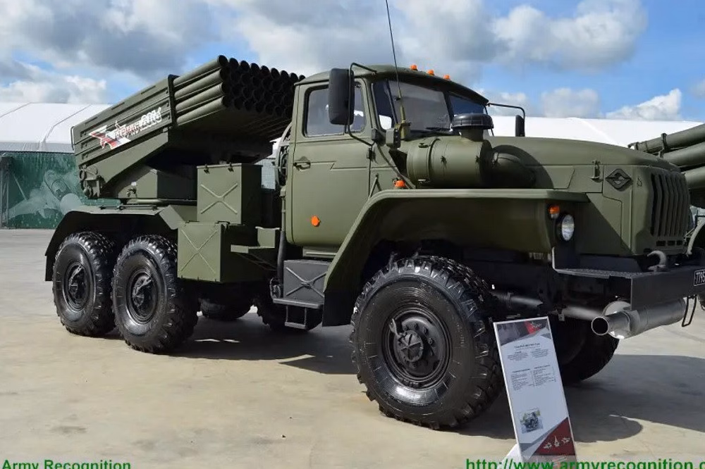Ph&aacute;o BM-21 Grad đang bắn