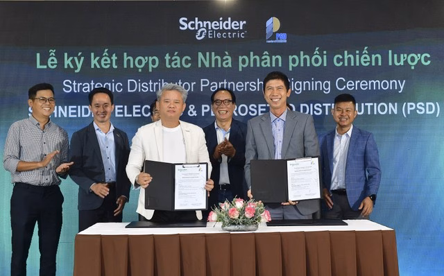 Buổi k&yacute; kết hợp t&aacute;c chiến lược giữa Schneider Electric v&agrave; PSD