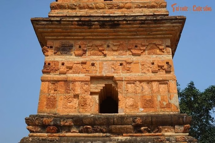 Chi tiết gạch nung tháp Bình Sơn Chi tiết gạch nung của tháp Bình Sơn