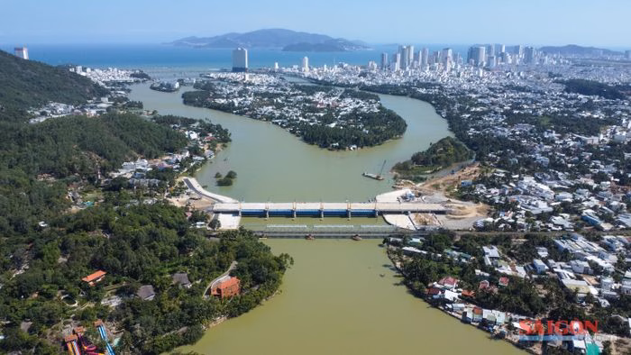 Đập ngăn mặn sông Cái Nha Trang – giải quyết thủy lợi và giao thông Đập ngăn mặn sông Cái Nha Trang – giải quyết thủy lợi và giao thông