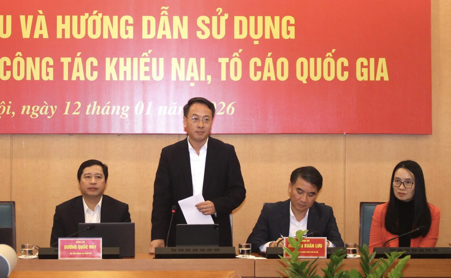 Trưởng Ban Nội ch&iacute;nh Trần Đ&igrave;nh Cảnh ph&aacute;t biểu