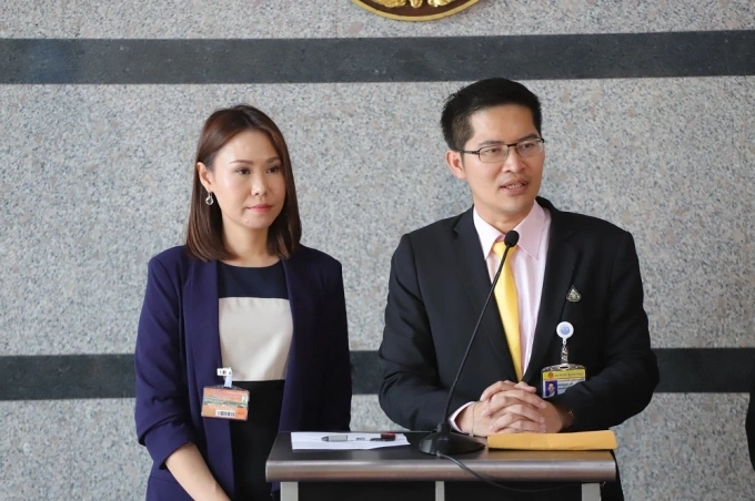 Mongkolkit Suksintharanont tại họp b&aacute;o năm 2019, đề xuất đa phu