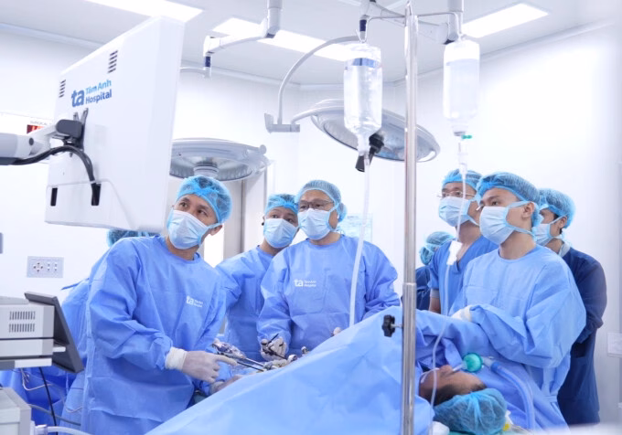 Cô gái 28 tuổi giảm 7kg sau phẫu thuật thu hẹp dạ dày để điều trị béo phì