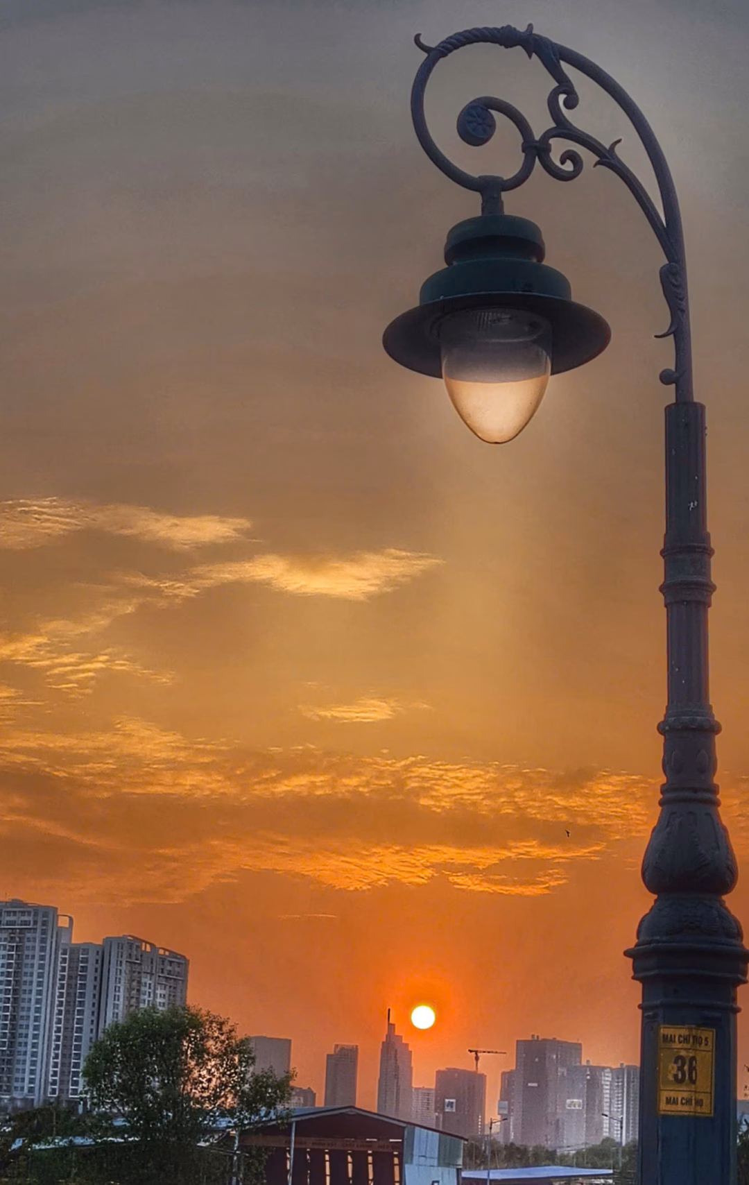 Tác phẩm Bóng chiều tà