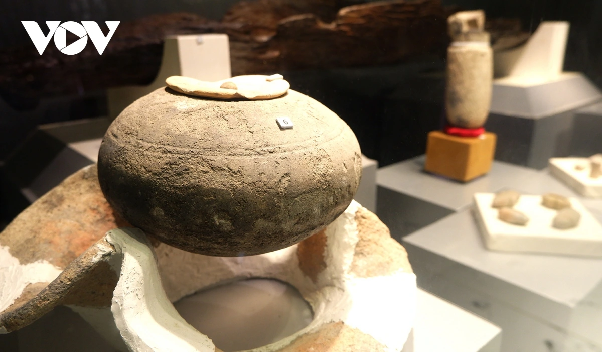 Làm sáng tỏ hơn giá trị lịch sử, văn hóa và mối quan hệ của đô thị cổ Óc Eo