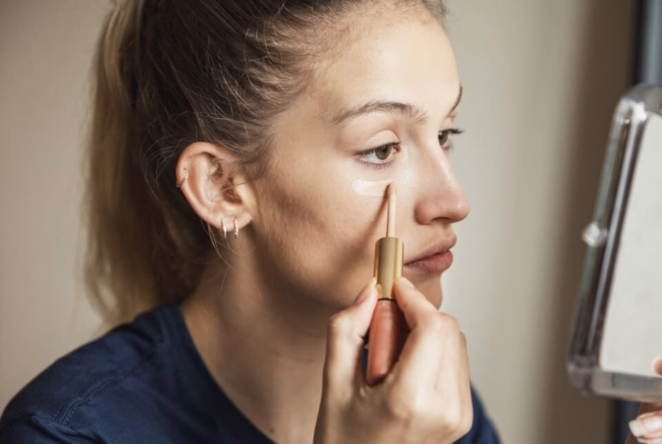 Cách che khuyết điểm giúp bạn sở hữu làn da mịn màng như nhung