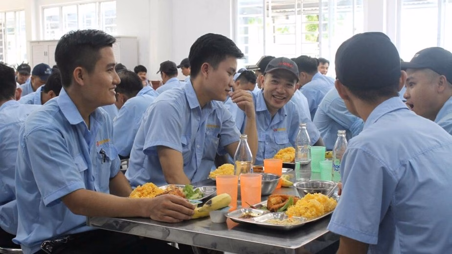 Công đoàn Đà Nẵng mang Tết đến cho người lao động