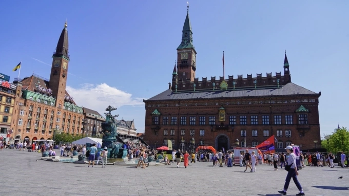 Tòa thị chính thành phố Copenhagen, Đan Mạch, ngày 18/7. Ảnh: