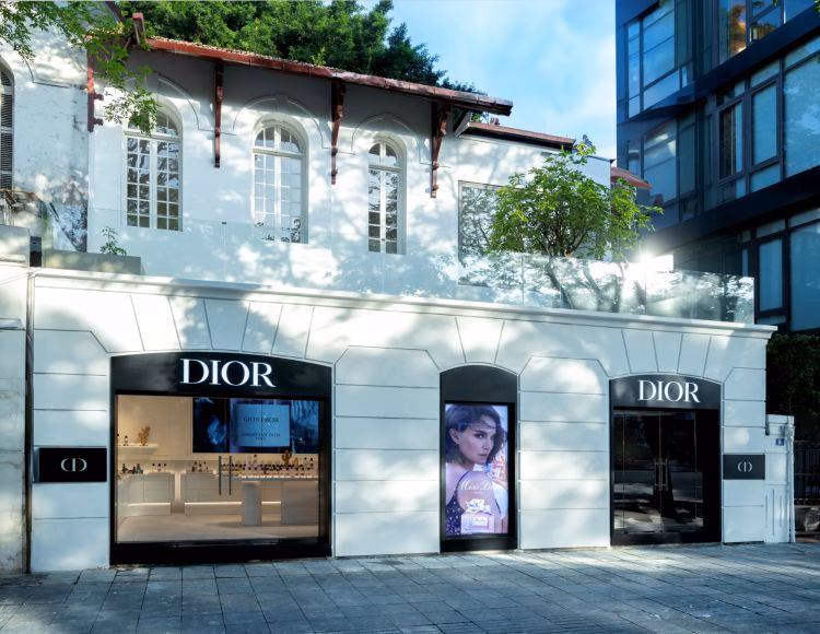Cửa hàng mới của Dior Beauty được đặt tại số 6 Phan Chu Trinh, Phường Cửa Nam, Hà Nội.