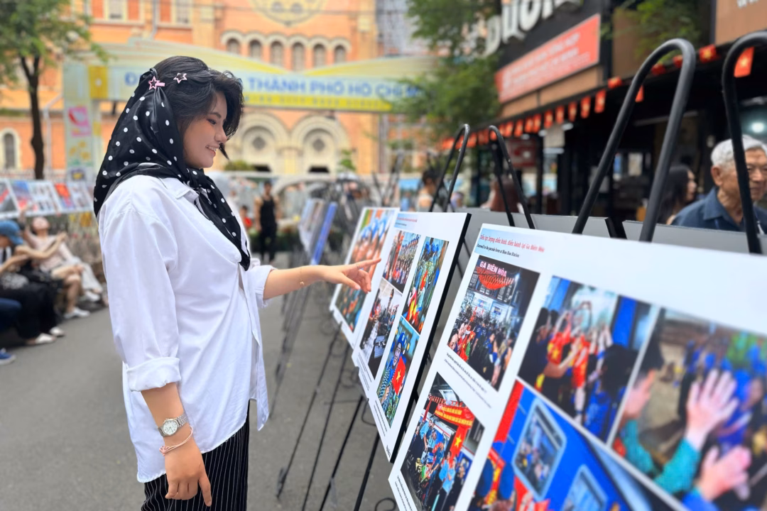 Hai tập sách ảnh về lịch sử ra mắt tại Đường sách TP.HCM biên niên sử’ TP.HCM ảnh 4