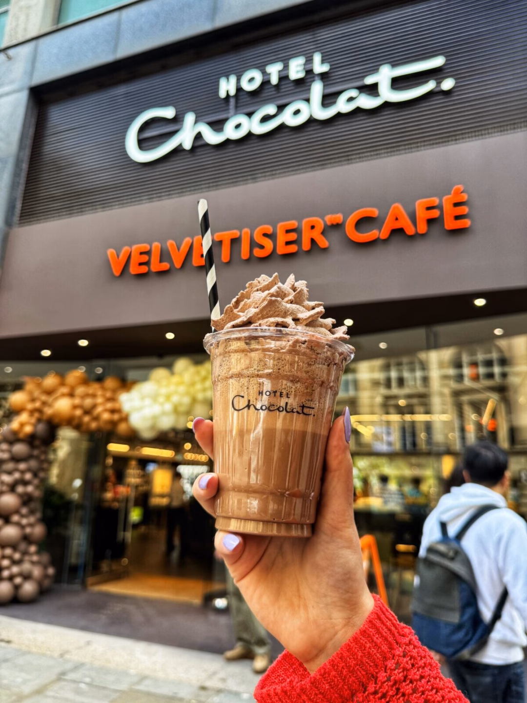 Khách sạn Sô-cô-la mở quán cà phê Velvetiser đầu tiên tại Manchester