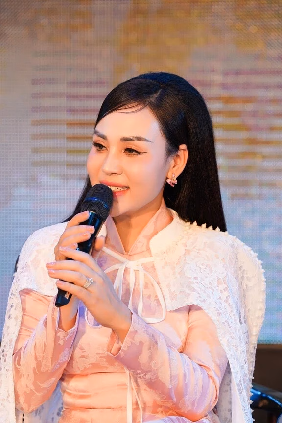 Khánh Ly hé mở MV tri ân thế hệ cha anh