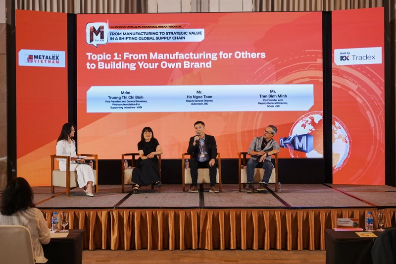 Phiên tọa đàm về từ gia công đến thương hiệu