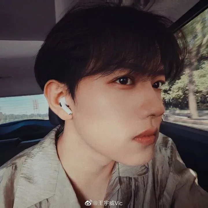 Nam chính Vương Vũ Uy nói anh nhận phim vì được quản lý khuyên, chưa kịp đọc kịch bản.