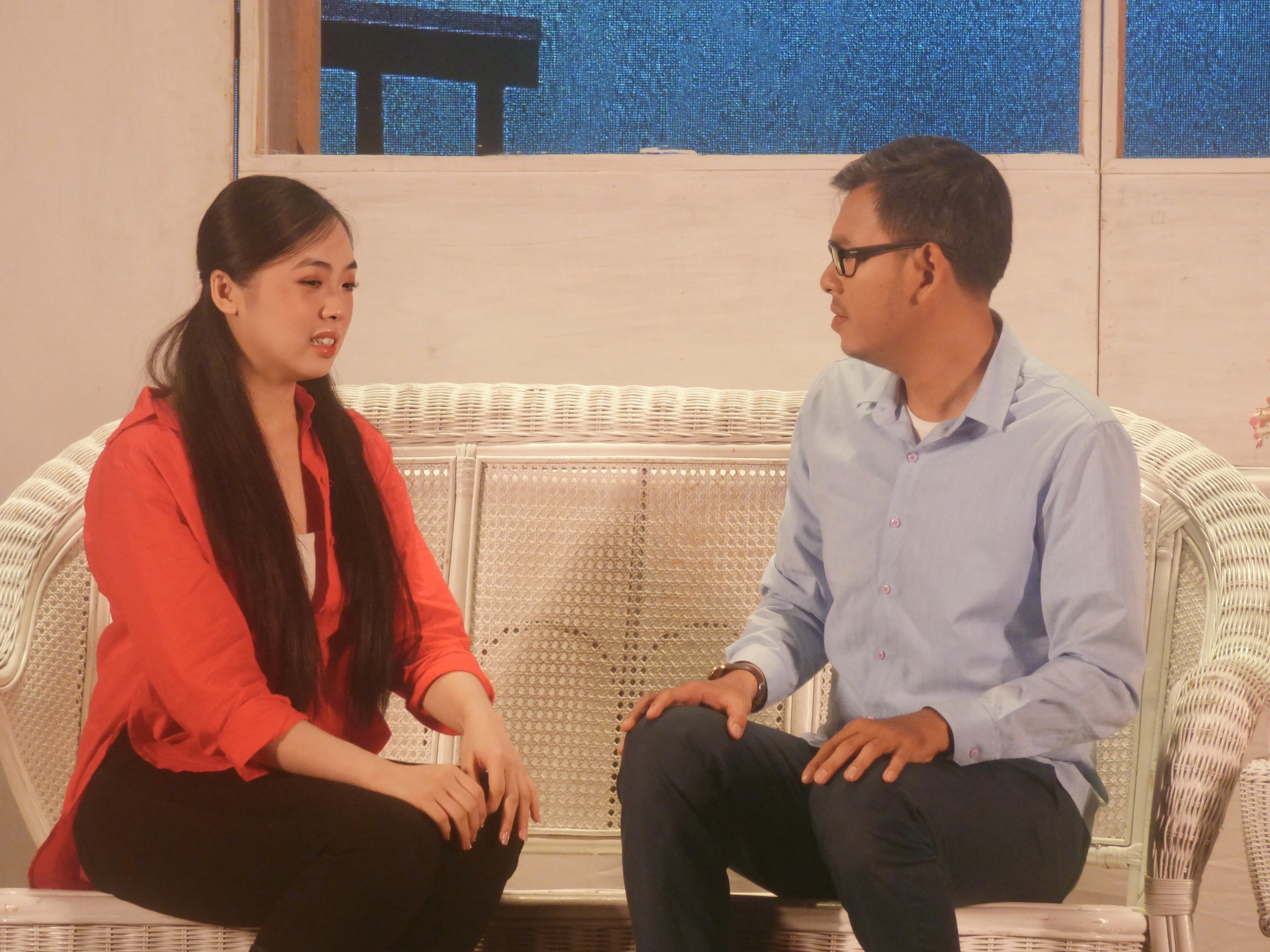 Khánh Tiên và Đinh Mạnh Phúc trong vở Phục diện pháp y