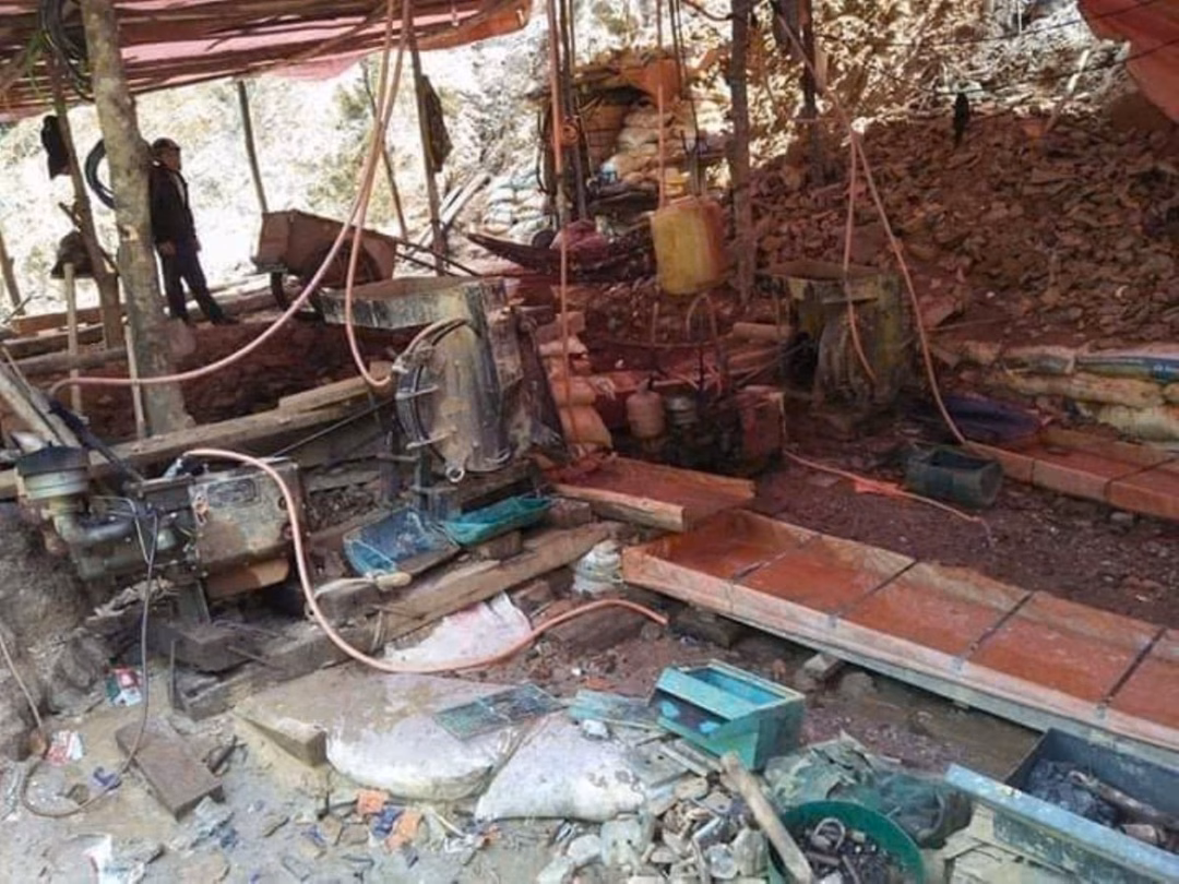 Vì sao Công ty TNHH Hà Cương có thể khai thác vượt 32,3% quặng thiếc, 'xẻ' hơn 8.000m² đất rừng sản xuất làm bãi thải